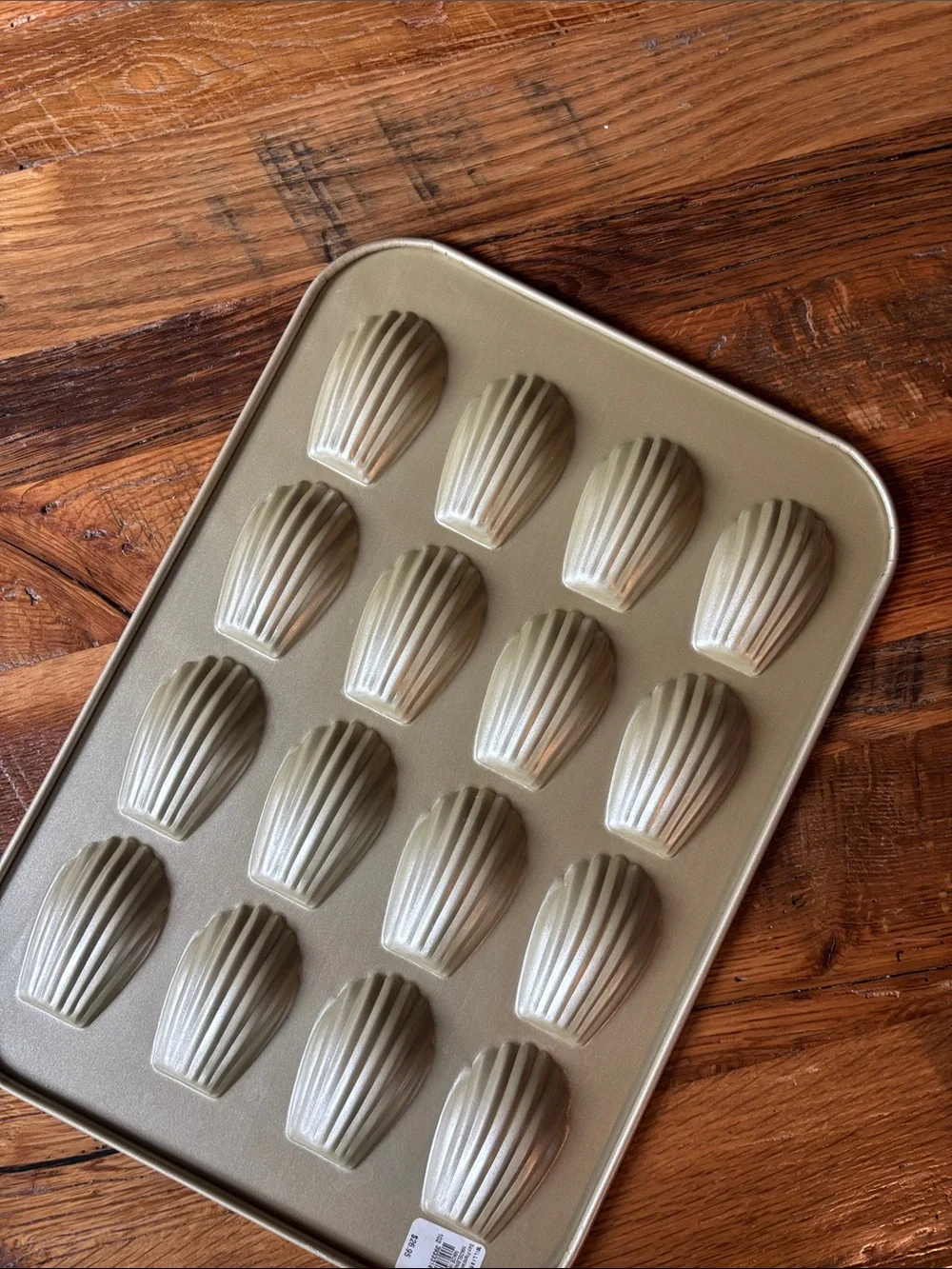 Williams-Sonoma Madeleine Pan 16 wells NWT